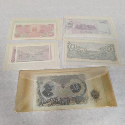 Foreign Currency Bulgaria Laos Japanese Uruguay Great Britain Lot P