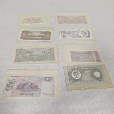 Foreign Banknotes Uruguay Japanese Biafra Laos Yugoslavia ST. Helena Great Britain Japanese/Burma Lot H