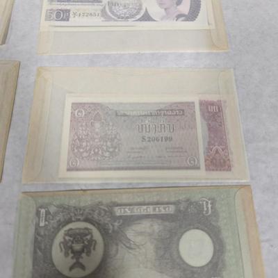 Foreign Banknotes Uruguay Japanese Biafra Laos Yugoslavia ST. Helena Great Britain Japanese/Burma Lot H
