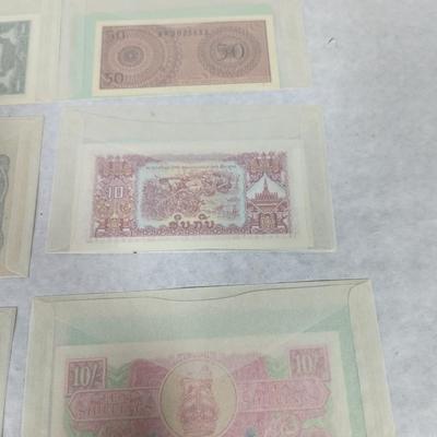 Foreign Banknotes Chile Great Britain Laos Japanese Paraguay Indonesia Japanese Burma Lot D