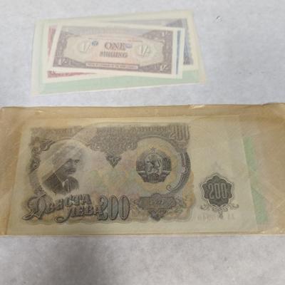 Foreign Banknotes Great Britain Bulgaria Lot B