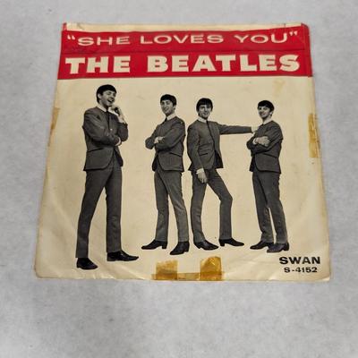 Beatles 'She Loves You' 45 Record Swan Label
