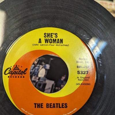 The Beatles 'Eight Days A Week' 45 Record Capitol Label