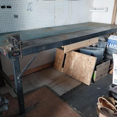 LARGE METAL WORKTABLE WITH VISE