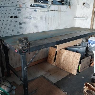 LARGE METAL WORKTABLE WITH VISE