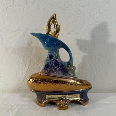 FULL 1977 GOLDEN JUBILEE SEALED JIM BEAM DECANTER