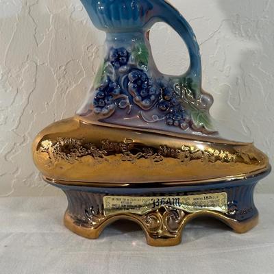 FULL 1977 GOLDEN JUBILEE SEALED JIM BEAM DECANTER