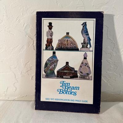 JIM BEAM 1976 GREAT DANE AND 2 BOOKS ON BEAM BOTTLES