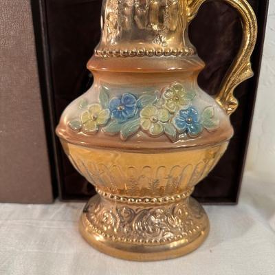 1976 GOLD BEAM DECANTER AND BEAM BLUE JAY