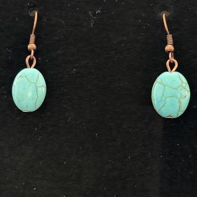 Blue turquoise tone Howlite bracelet and earrings set