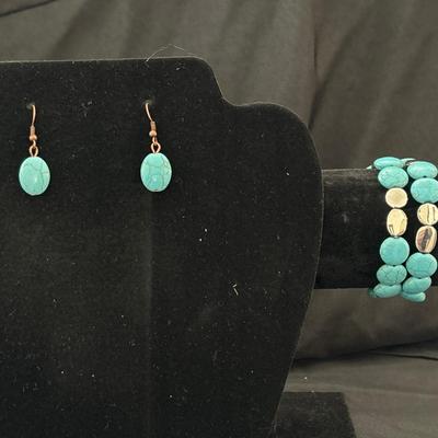 Blue turquoise tone Howlite bracelet and earrings set