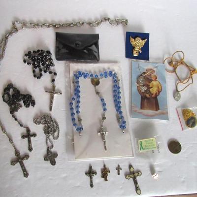Lot of Vintage Religious Jewelry/Rosaries