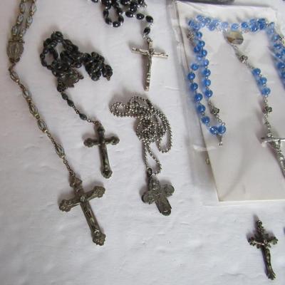 Lot of Vintage Religious Jewelry/Rosaries