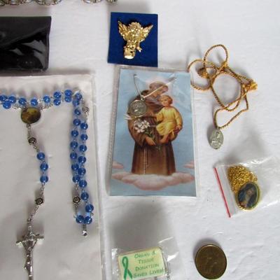 Lot of Vintage Religious Jewelry/Rosaries