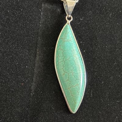 Silver toned Turquoise like stone necklace