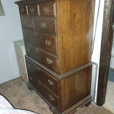 WOODEN CHEST OF DRAWERS