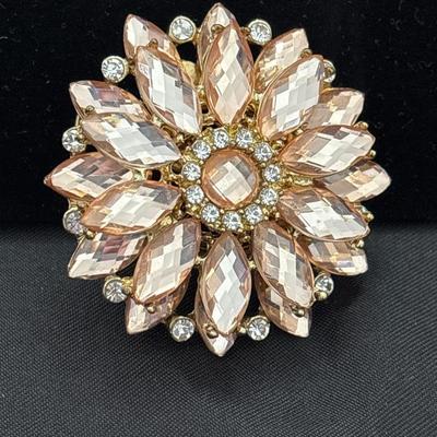 Champagne color gem flower gold tone hair accessories or brooch