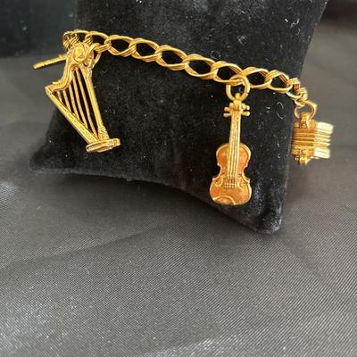 Gold, toned, music charm bracelet