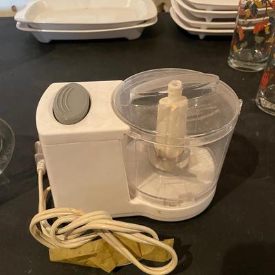 MISCELLANEOUS KITCHEN ITEMS