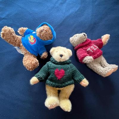3 Plush bears
