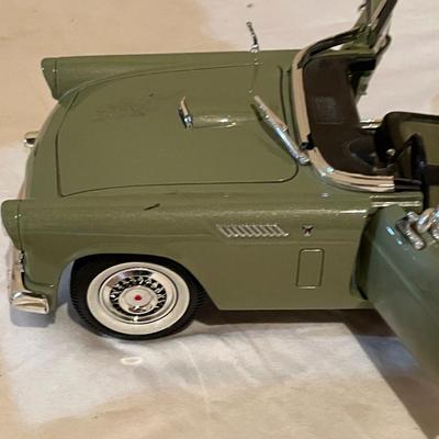 1956 FORD T BIRD DIE CAST MODEL CAR