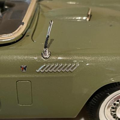 1956 FORD T BIRD DIE CAST MODEL CAR