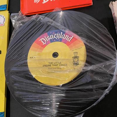 DR SUESS BOOKS. DISNEYLAND 45 VINYLS