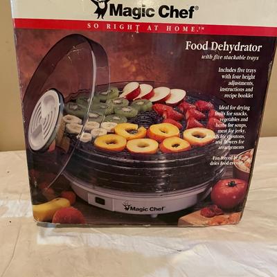 ELECTRIC FOOD DEHYDRATOR