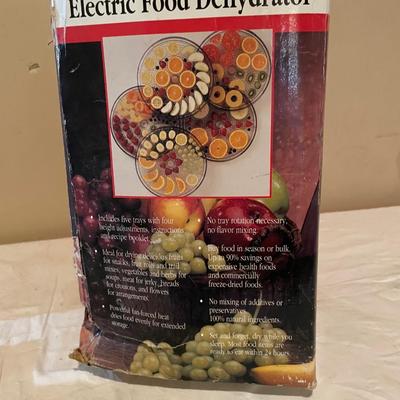ELECTRIC FOOD DEHYDRATOR