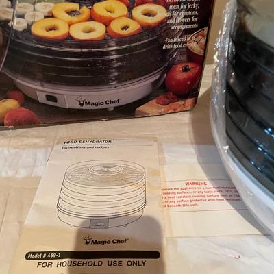ELECTRIC FOOD DEHYDRATOR