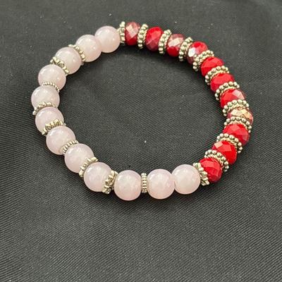 Red and pink beaded stretchy bracelet