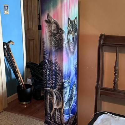 Multi-Color Light Wolf Lamp