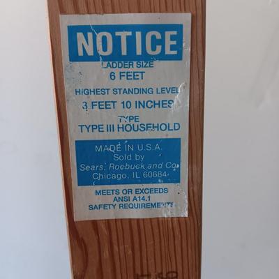 6 FT WOODEN LADDER
