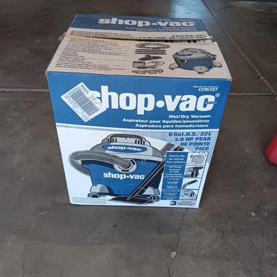 LIKE NEW 6 GALLON SHOP VAC