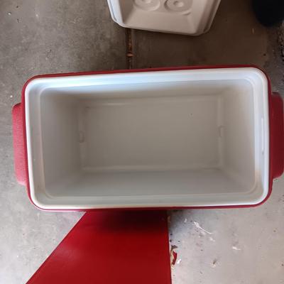 2 FOOD/DRINK COOLERS