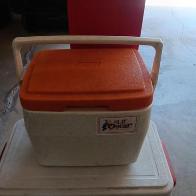 2 FOOD/DRINK COOLERS