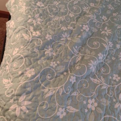 Twin Sized Bed with Trundle- Measures Approx 38" x 75"