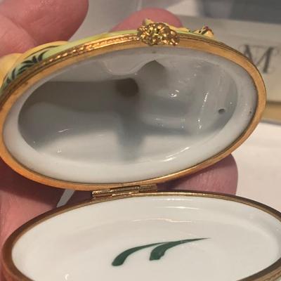 Limoges Trinket Box Swarovski Crystal Egg 2 NY Metropolitan Museum Shoe Ornaments