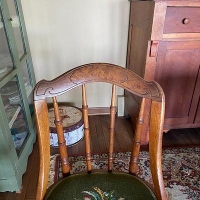 "HABERSHAM PLANTATION CO. TOCCOA, GEORGIA" Antique Dining Table and 6 Needlepoint Chairs