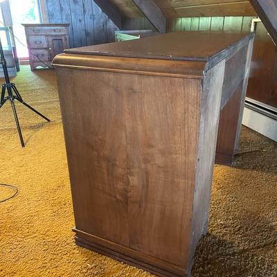 Mahogany 7 Drawer Desk