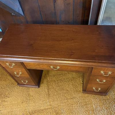 Mahogany 7 Drawer Desk