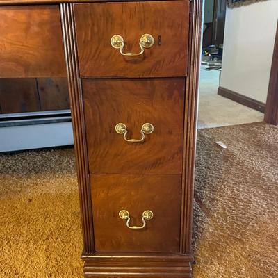 Mahogany 7 Drawer Desk