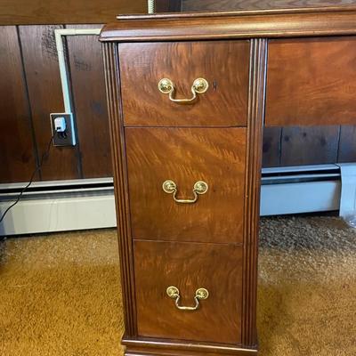 Mahogany 7 Drawer Desk