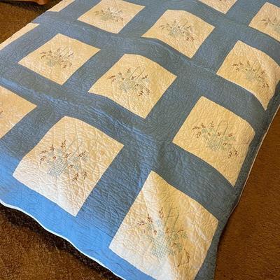 Vintage Quilt - Embroidery Blue and White