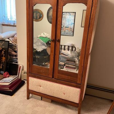 Wardrobe / Armoire with Mirror