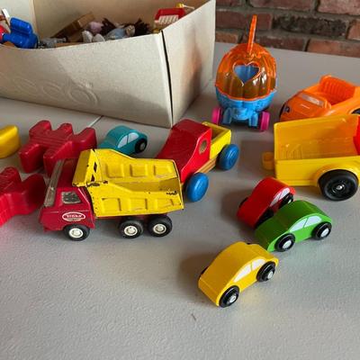 Lot of Assorted Vintage Kids Toys
