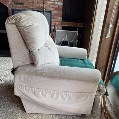 La-Z-Boy Power Recliner Lift Chair