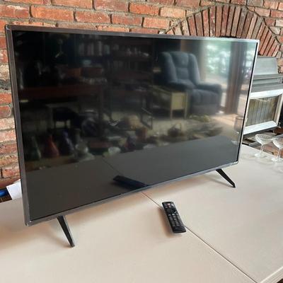 VIZIO 42" Smart TV
