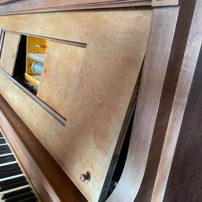 Aeolian Upright Player Piano "Pianola" - Wheelock.