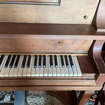 Aeolian Upright Player Piano "Pianola" - Wheelock.